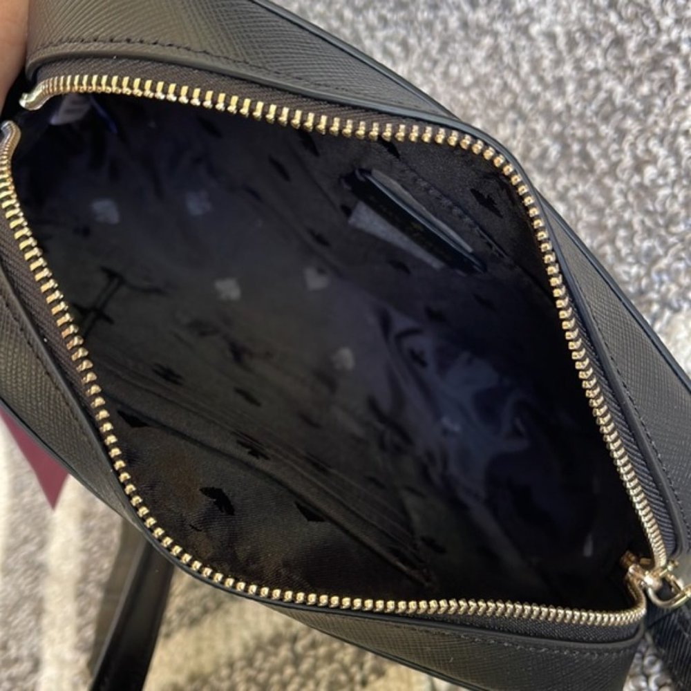 Kate Spade Madison Mini Camera Bag
COLOR:
Black 
NWT - Picture 10 of 16